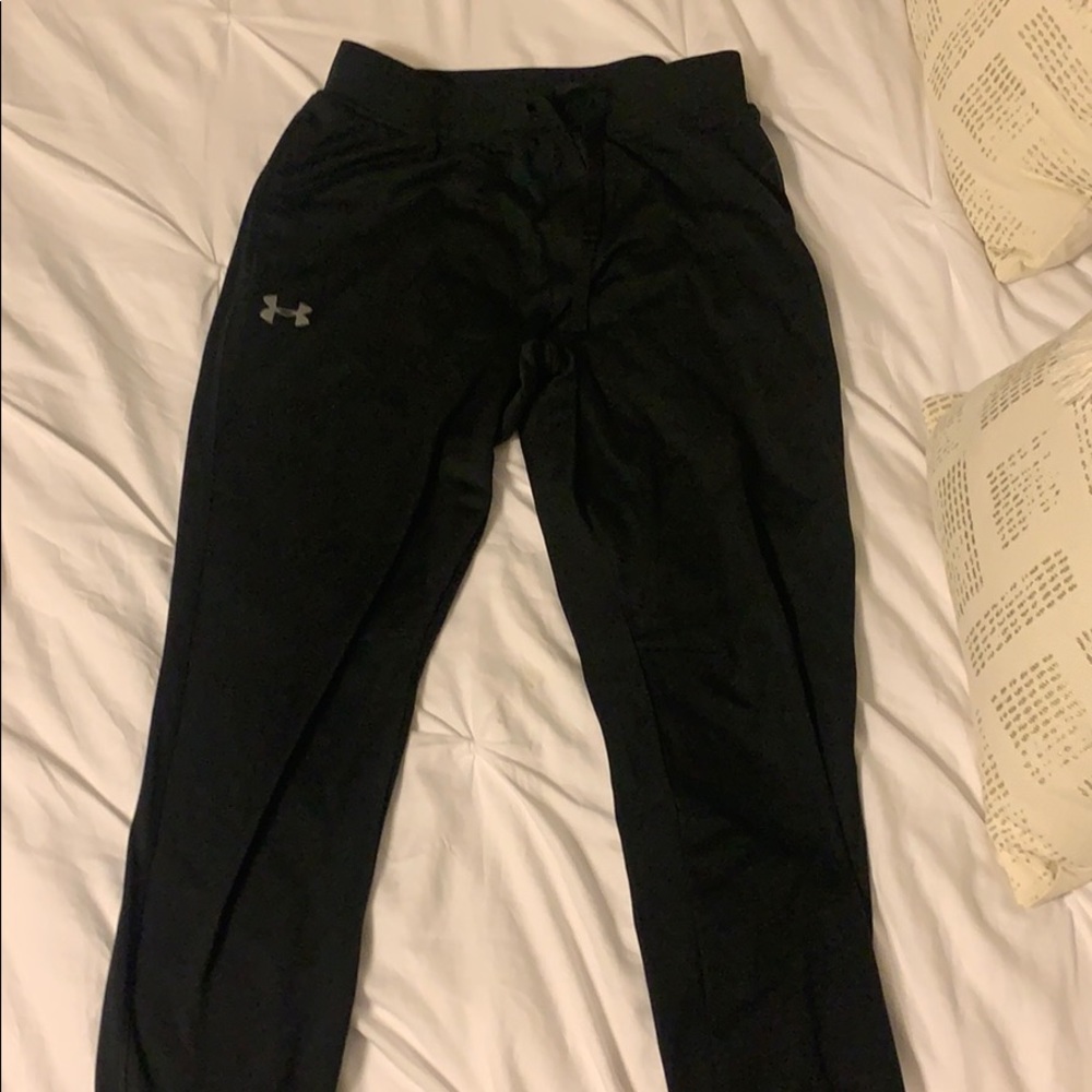 black sweatpants